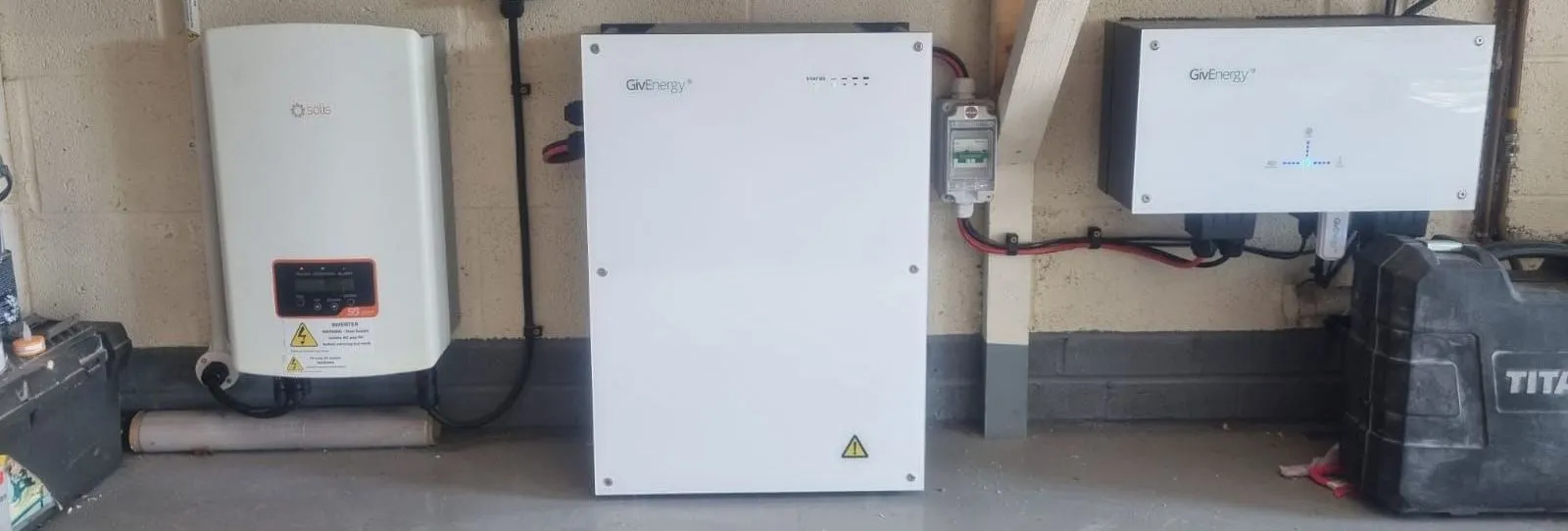 Battery-Hero-Image-0c0d382c-1920w
